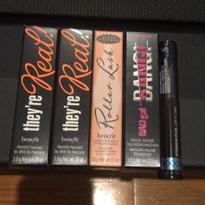 Black mascara lot